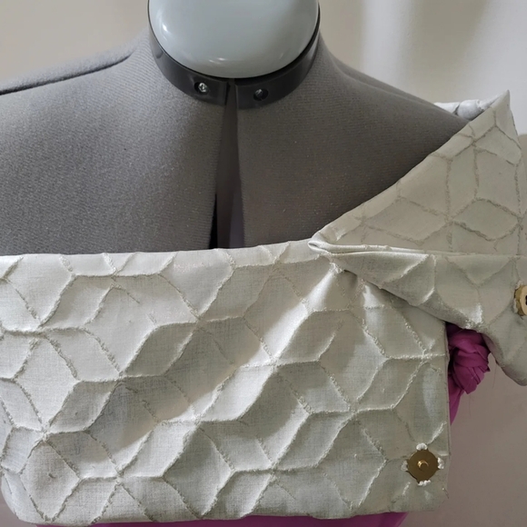 Bianca - Picture 2 of 4